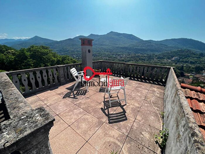 Casa trilocale in vendita in Cuasso Al Piano, Cuasso al Monte