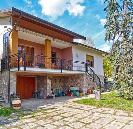 Casa con 5 locali in vendita in Via Nezzana, Centro, Bagnone
