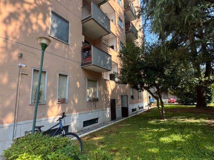 Appartamento quadrilocale in vendita in Via delle Forze Armate, San Carlo, Milano