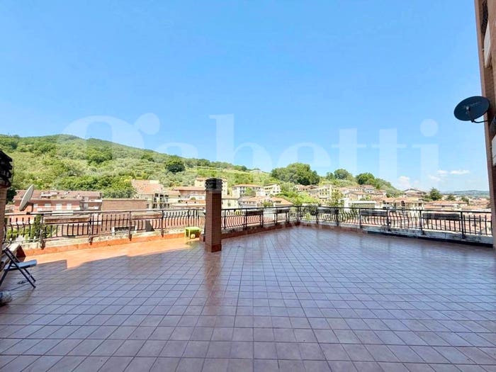 Appartamento quadrilocale in vendita in corso garibaldi snc, Orte Scalo, Orte