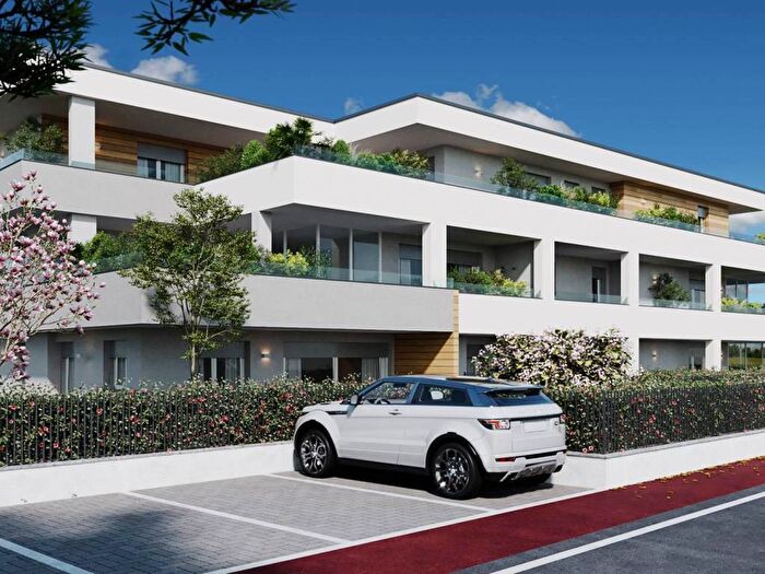 Appartamento quadrilocale in vendita in via donizetti, Ronco Briantino