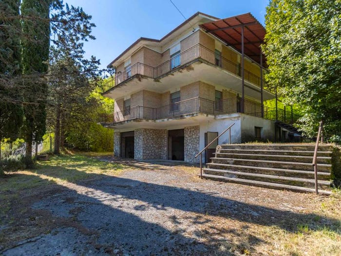Casa con 6 locali in vendita in Via Case Sparse, Cittaducale