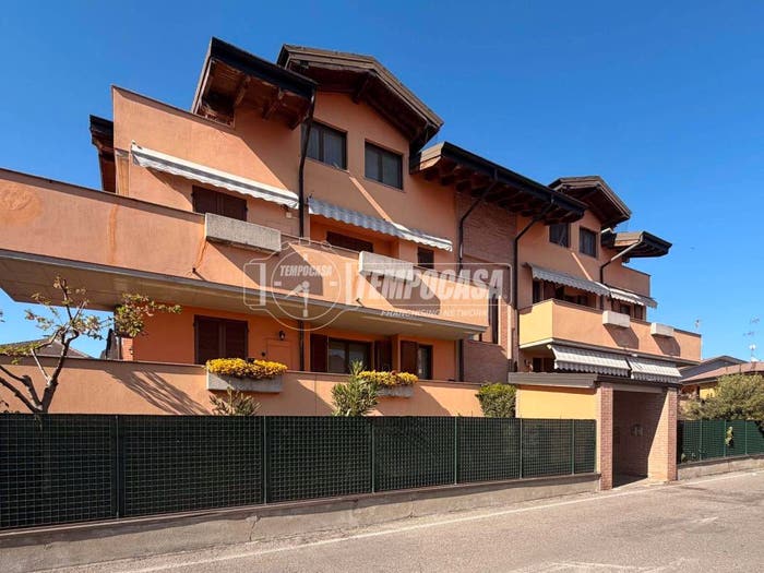 Appartamento trilocale in vendita in via cascina olmo, Boffalora d'Adda