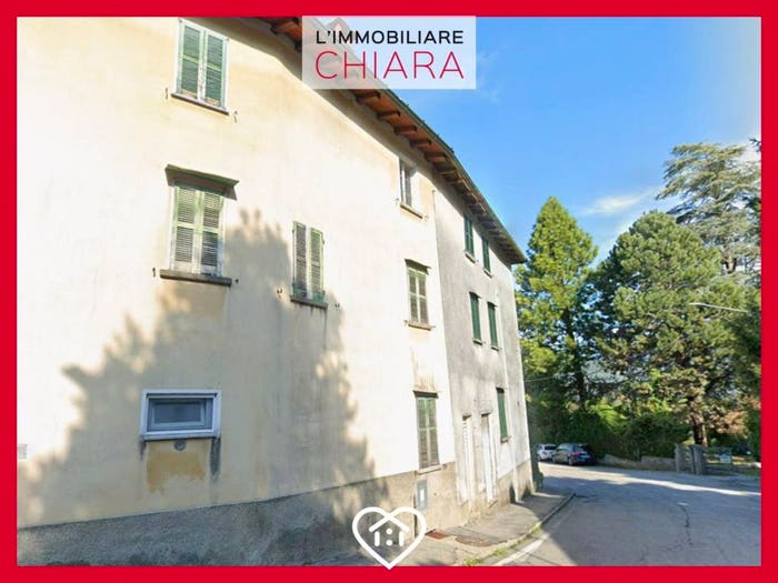 Casa con 6 locali in vendita in Via Giuseppe Garibaldi, Orino