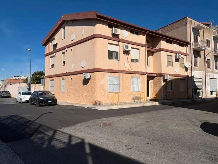 Appartamento trilocale in vendita in Via simon mossa antonio, Selargius