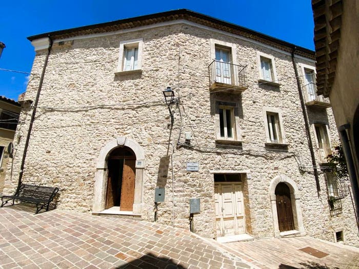 Appartamento trilocale in vendita in via Vittorio Veneto, Centro, Palmoli