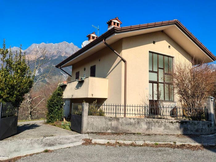 Casa bilocale in vendita in Centro, Lusevera