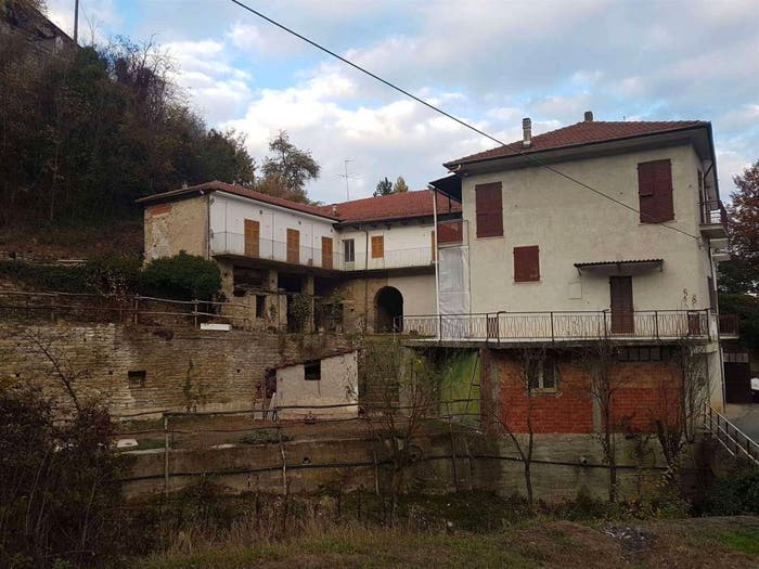 Casa con 6 locali in vendita in Cessole