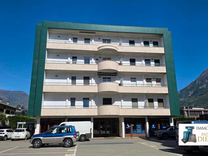 Appartamento con 5 locali in vendita in Corso Lancieri, Centro, Aosta
