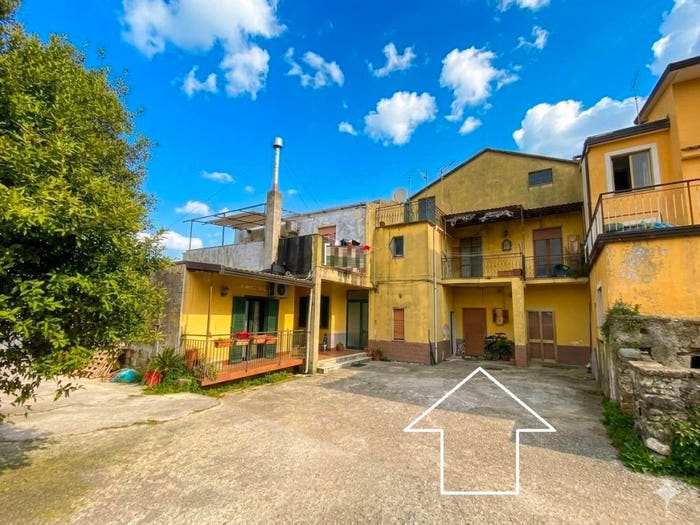 Appartamento con 6 locali in vendita in Via Aniello Vitale, Cava de' Tirreni