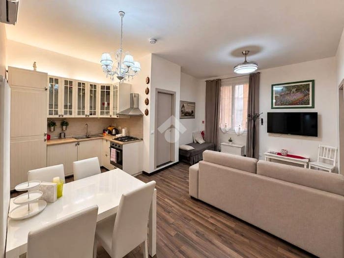 Appartamento con 5 locali in vendita in Piazza Sauli, Molo, Genova
