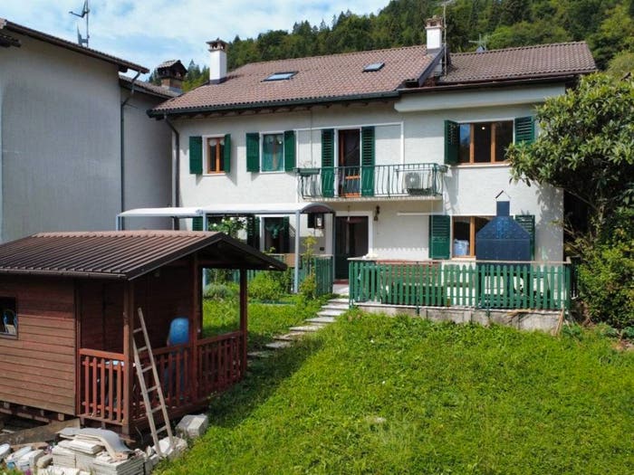 Casa con 5 locali in vendita in Via Pezzè, Pezzé, Lamon