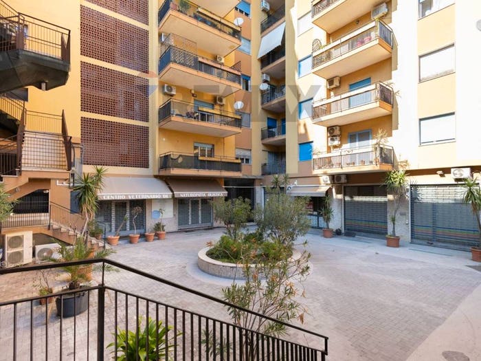 Appartamento quadrilocale in vendita in Via Duca Degli Abruzzi, Guardia Li Cuti, Catania
