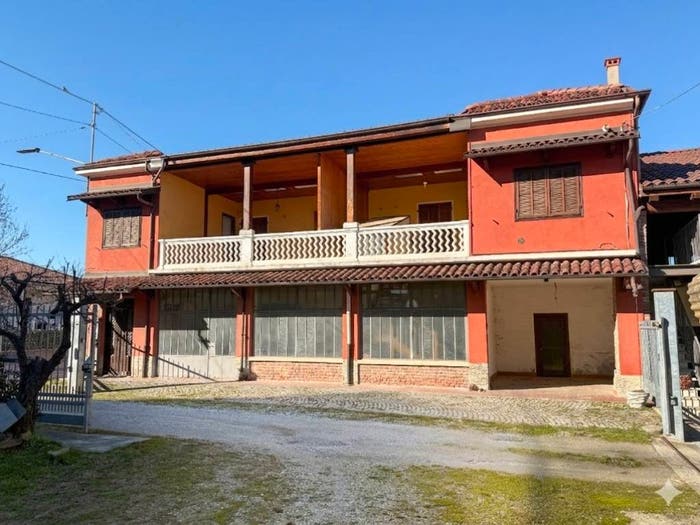 Casa quadrilocale in vendita in Roata Chiusani, Centallo