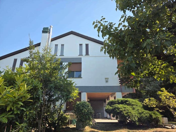 Casa con 6 locali in vendita in via Amola, Monte San Pietro