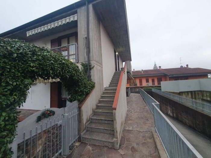 Appartamento trilocale in vendita in Via Papa Giovanni XXIII, Gorlago