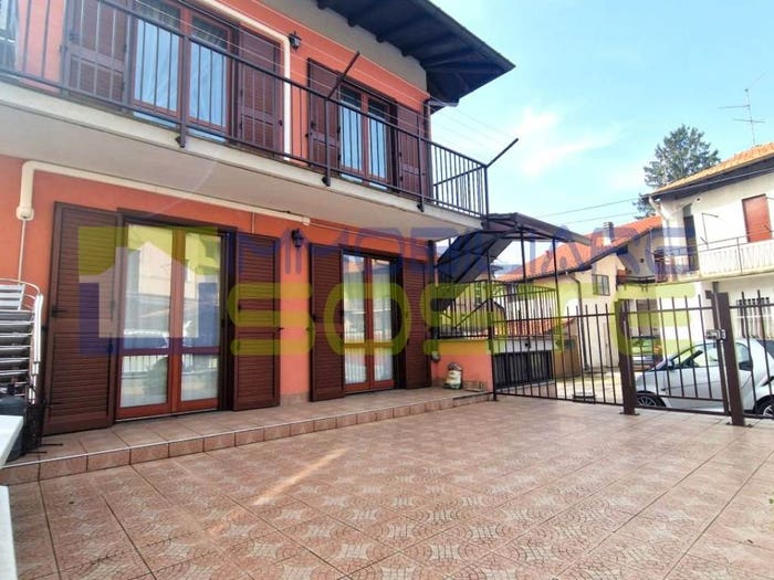 Casa quadrilocale in vendita in Locate Varesino