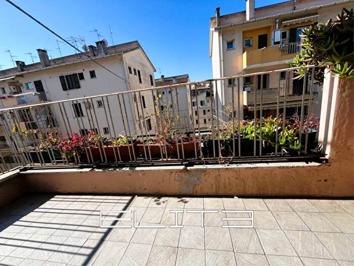 Appartamento trilocale in vendita in via bocconi, Borgo Rodi, Ancona
