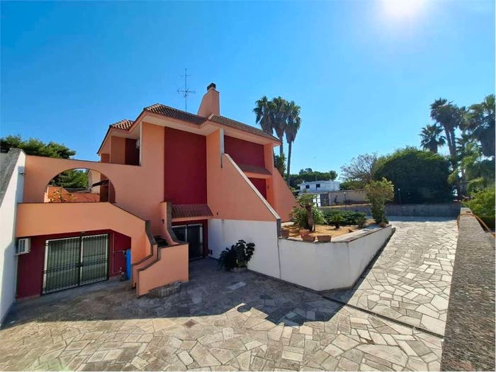 Casa con 6 locali in vendita in via Rapolla, Salesiani Caliò, Lecce