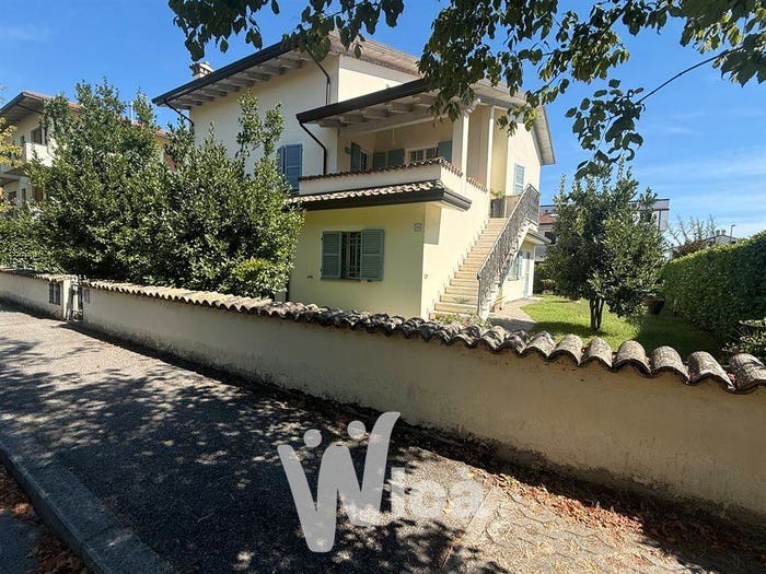 Casa con 5 locali in vendita in Via Ceccaroni, Macerone, Cesena
