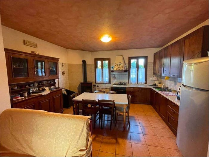 Casa con 6 locali in vendita in Fontanelle