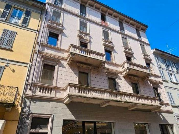 Appartamento bilocale in vendita in Corso Strada Nuova, Centro Storico, Pavia
