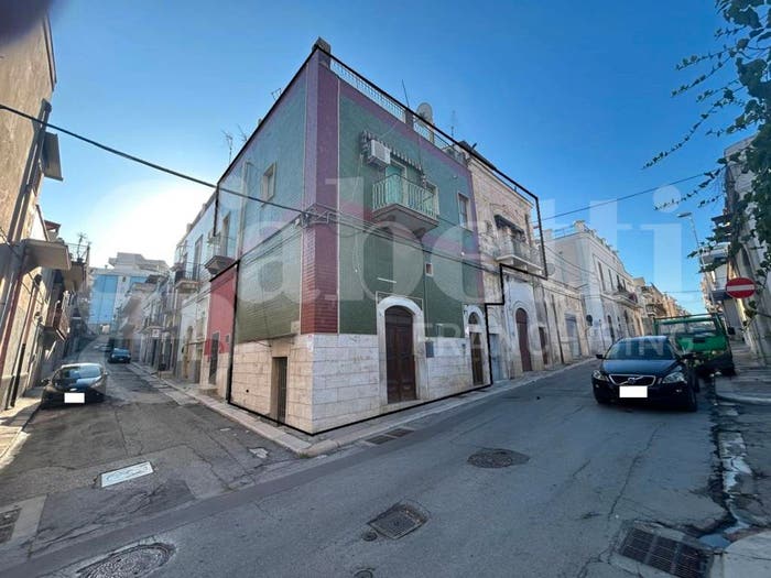 Casa con 6 locali in vendita in Via Carlo Alberto, Centro, Canosa di Puglia