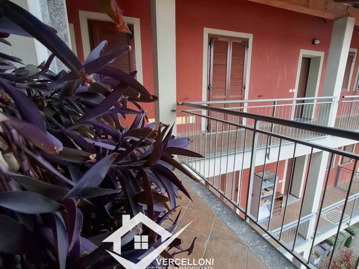 Appartamento trilocale in vendita in Via Aprile, Baraggia, Suno