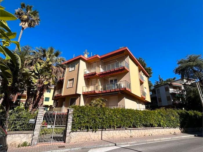 Appartamento con 5 locali in vendita in via gerolamo rossi, Centro, Bordighera