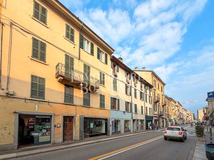 Appartamento trilocale in vendita in Via Milano, Borghi, Como