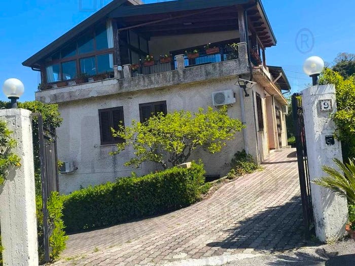 Casa con 6 locali in vendita in Via Fontanelle n, Centro, Patti