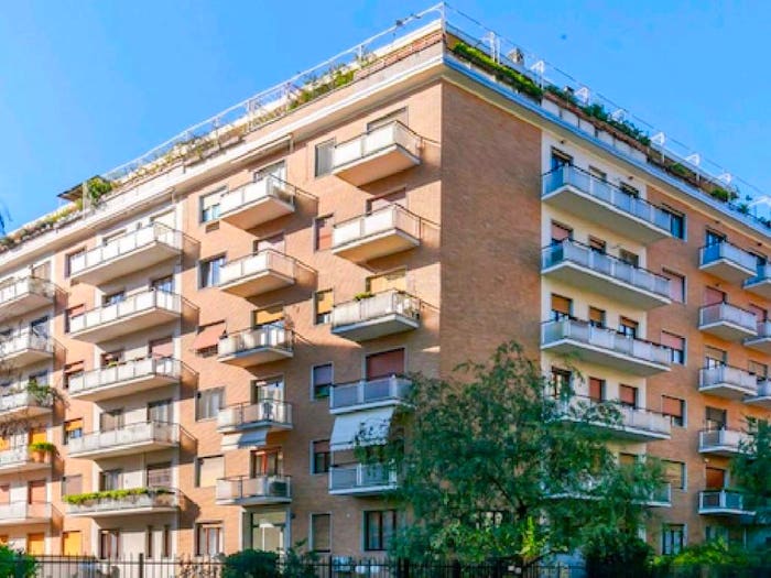 Appartamento quadrilocale in vendita in Via Medardo Rosso, Isola, Milano