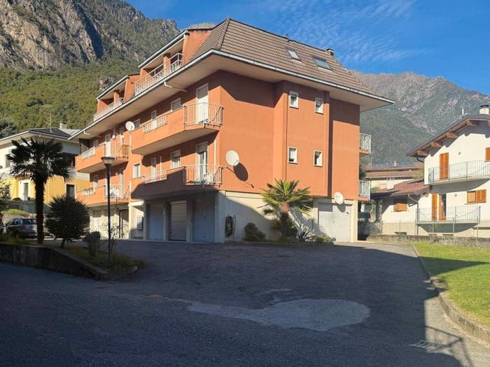 Appartamento trilocale in vendita in Via Tre Leghe, Centro, Chiavenna