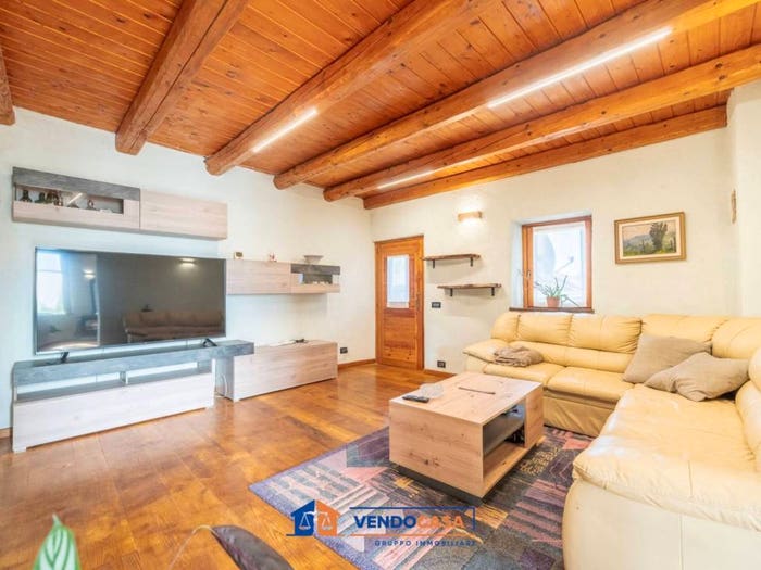 Casa con 6 locali in vendita in Via Valgrana, Grassini, Caraglio
