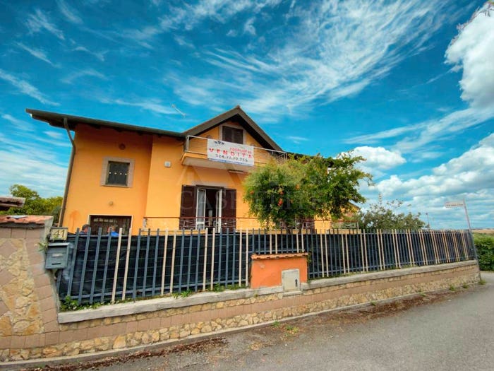 Casa con 5 locali in vendita in Vicolo della Stazione di Pavona, Santa Fumia, Roma