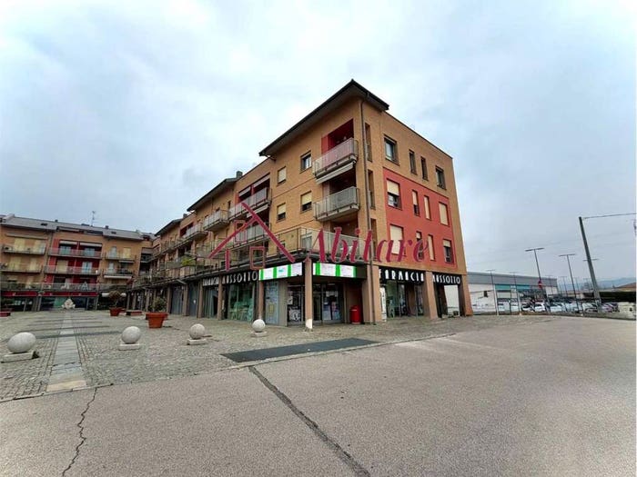 Appartamento quadrilocale in vendita in CORSO CANALE, Mussotto Corso Asti, Alba