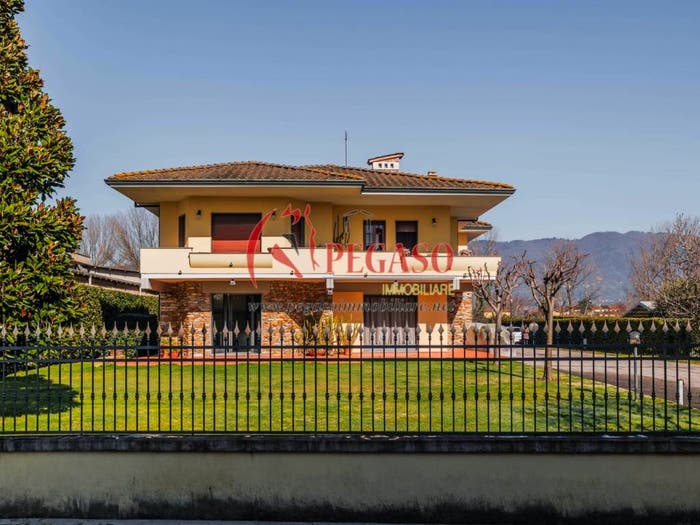 Casa con 6 locali in vendita in Via di Liso, Lammari Lunata, Capannori