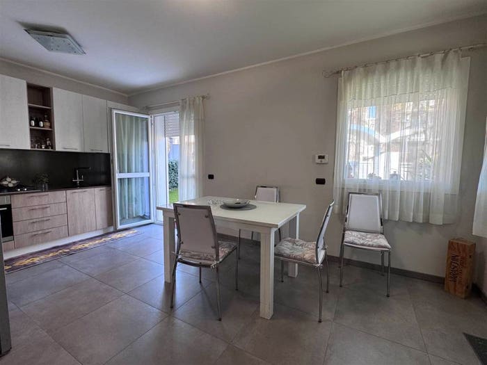 Appartamento con 6 locali in vendita in Desenzanino, Desenzano del Garda
