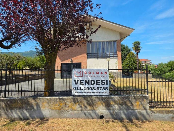 Casa con 6 locali in vendita in Strada Vicinale San Giovanni, Centro, Giaveno