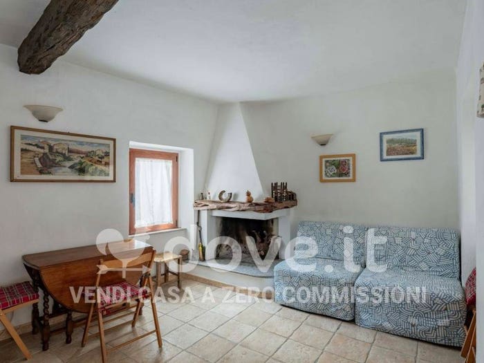 Casa trilocale in vendita in Via Palermo, Centro, Baunei