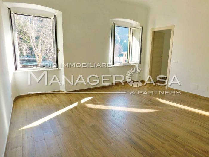 Appartamento quadrilocale in vendita in Via Acquasanta, Mele