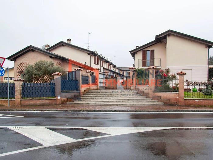 Appartamento con 5 locali in vendita in Via Fratelli Cervi, Guinzano, Giussago