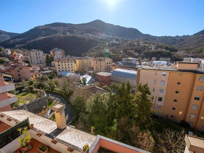 Appartamento con 6 locali in vendita in VIA PRATOVERDE, Struppa, Genova