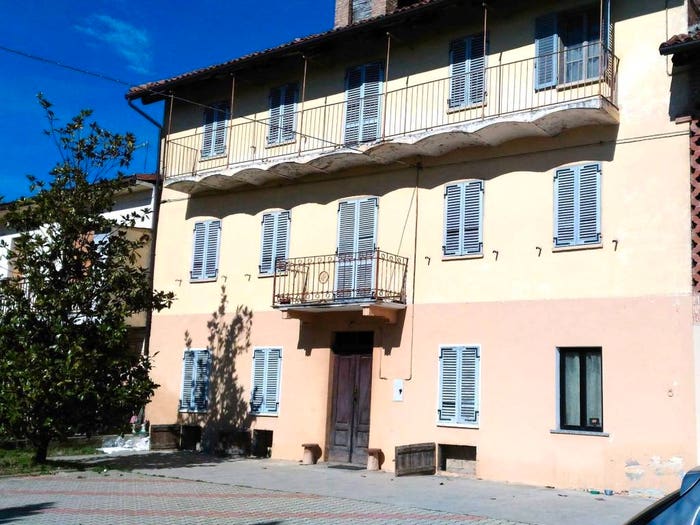 Casa con 6 locali in vendita in Centro, Govone