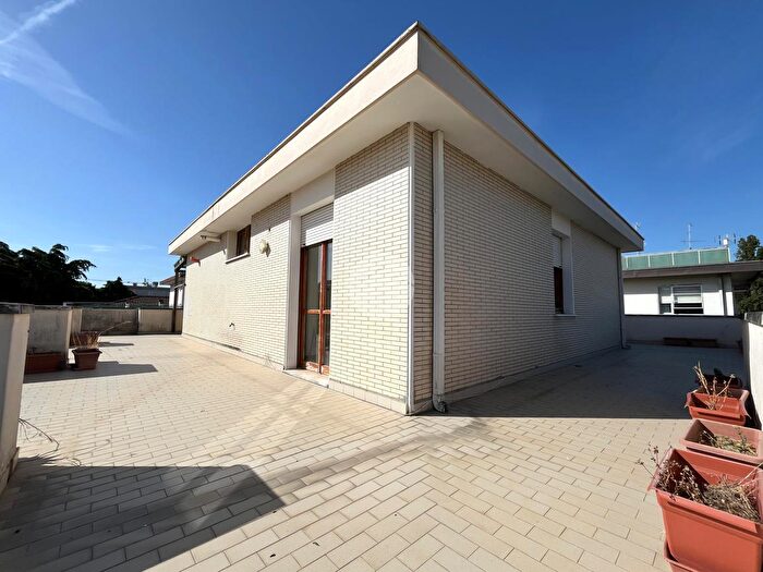 Appartamento trilocale in vendita in Via Salvatore Pironi, Rimini