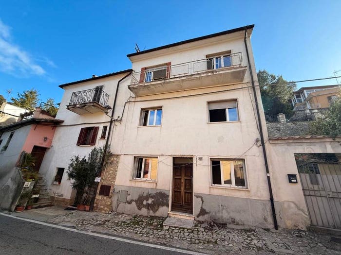 Casa con 6 locali in vendita in Via Vittorio Emanuele, Centro, Narni