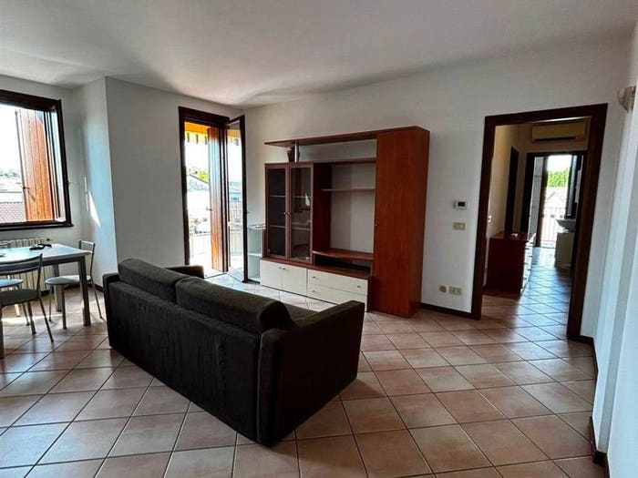 Appartamento con 6 locali in vendita in Centro, Guastalla