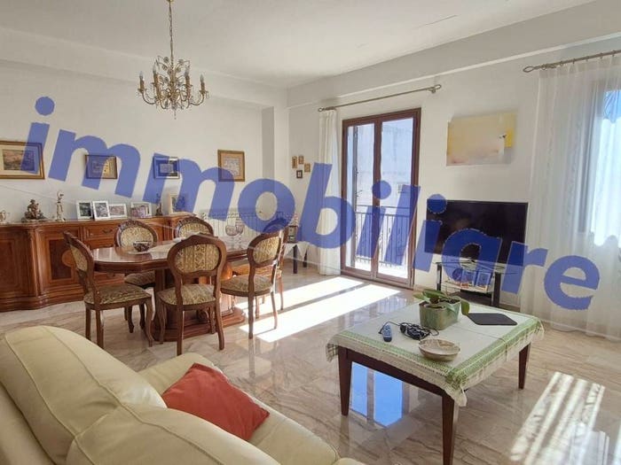 Casa con 6 locali in vendita in Corso dei Mille, Semicentro, Alcamo