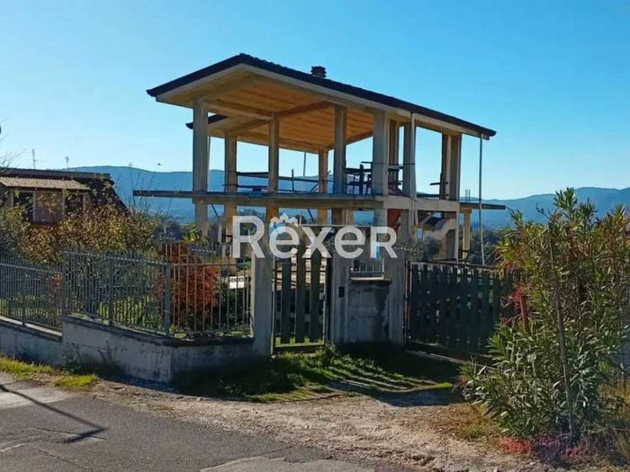 Casa con 6 locali in vendita in Via Forcella, San Liberatore, Frosinone
