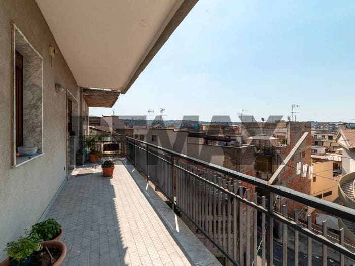 Appartamento con 6 locali in vendita in Via Giovanni Boccaccio, Paternò